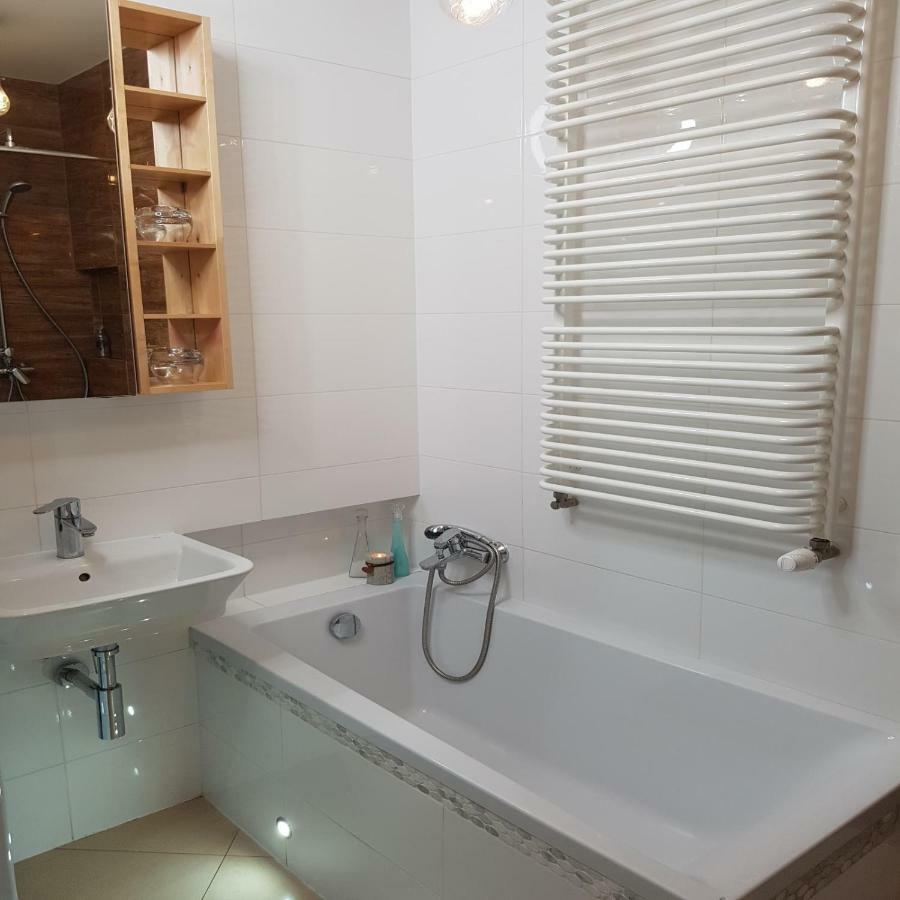Apartament Zwyciestwa Gliwice Bagian luar foto